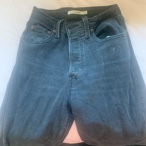 Straight Ribcage Black Levi’s! 24”